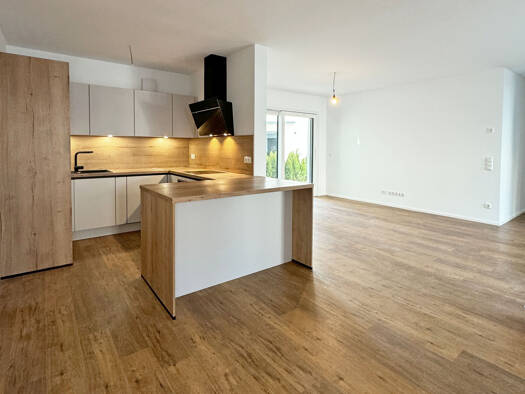 Wohnung zur Miete 1.500 € 4 Zimmer 122 m² Geschoss EG/3 frei ab 01.03.2026 Velhornstraße  8 Amberg 92224