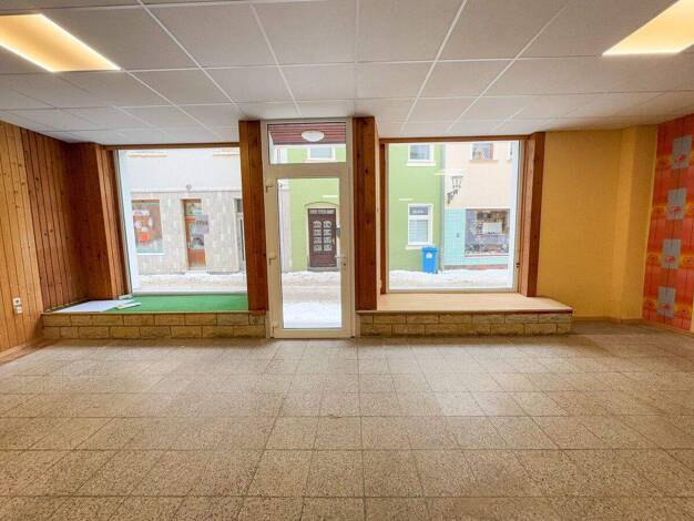 Verkaufsfläche zur Miete 261 € 1 Zimmer 87 m² Verkaufsfläche Rudolf-Weber-Straße 6 Lößnitz 08294