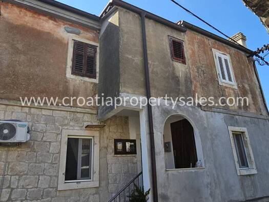Wohnung zum Kauf 150.000 € 4 Zimmer 113 m² Hvar