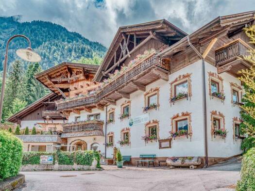 Mehrfamilienhaus zum Kauf 1.450.000 € 2.180 m² Grundstück Oetz 6433