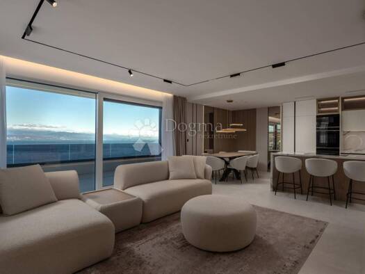 Wohnung zur Miete 4.500 € 4 Zimmer 113 m² Geschoss 2/3 Opatija - Centar, Opatija Opatija 51410