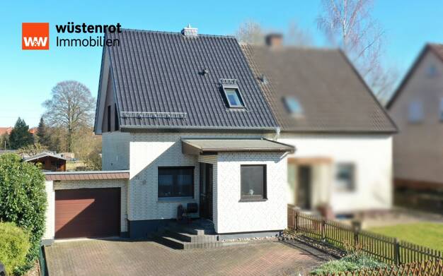 Doppelhaushälfte zum Kauf 173.000 € 3 Zimmer 59 m² 625 m² Grundstück Brake Lemgo / Brake 32657