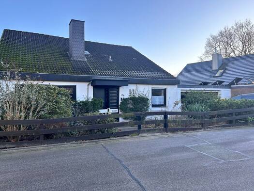 Einfamilienhaus zum Kauf provisionsfrei 469.000 € 5 Zimmer 165,5 m² 981 m² Grundstück Bad Schwartau 23611