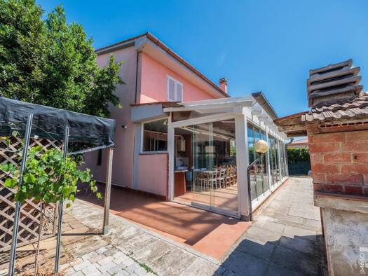 Haus zum Kauf 850.000 € 4 Zimmer 225 m² frei ab sofort Follonica
