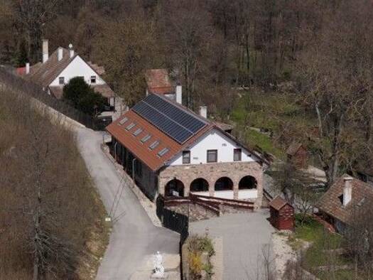 Einfamilienhaus zum Kauf 2.150.000 € 14 Zimmer 880 m² 7.354 m² Grundstück Herend 8440