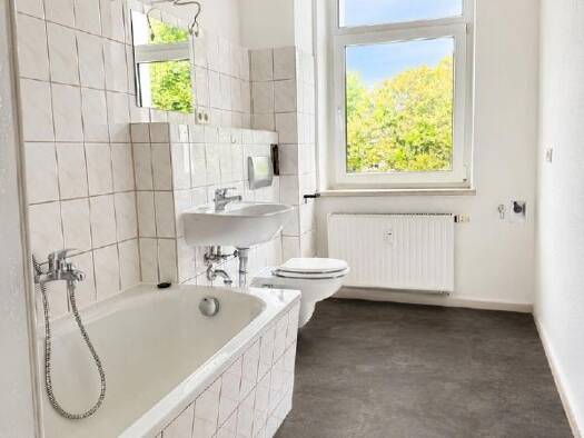 Wohnung zur Miete 407 € 3 Zimmer 74 m² 1. Geschoss frei ab sofort Fichtestraße 43 Gablenz Gablenz 09126