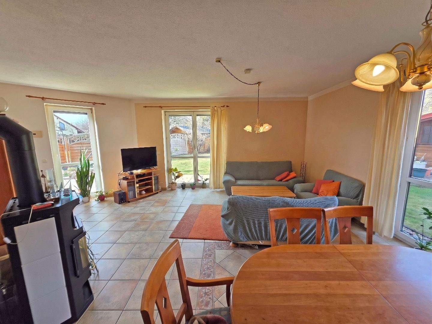 Immobilie in Elxleben - Moderne Arche - Architektonisches Wohnhaus mit vielseitigem Nutzungskonzept - Bild 2