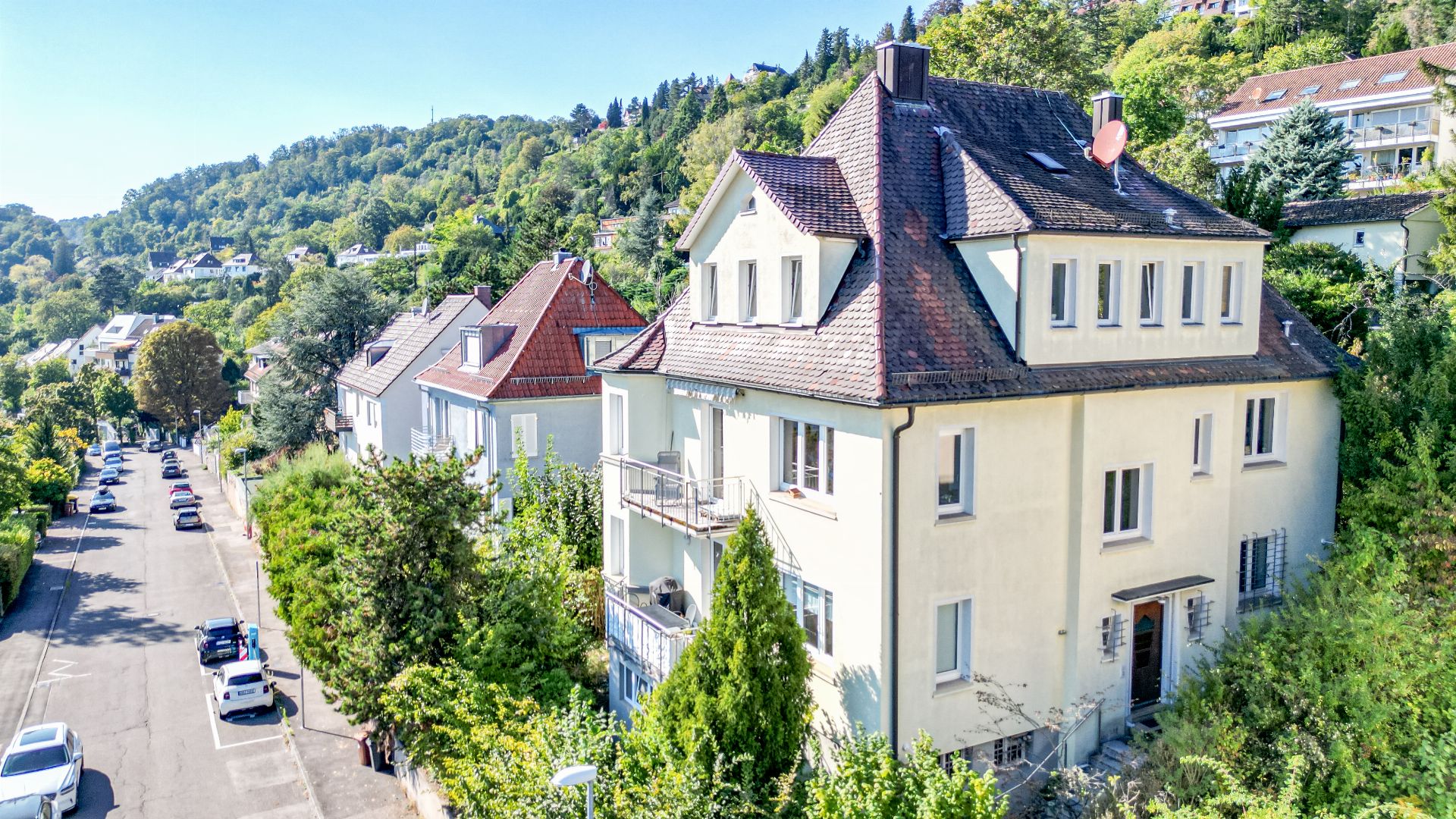 Mehrfamilienhaus zum Kauf 1.850.000 € 11 Zimmer 300 m²<br/>Wohnfläche 1.049 m²<br/>Grundstück ab sofort<br/>Verfügbarkeit Heslach Stuttgart 70199