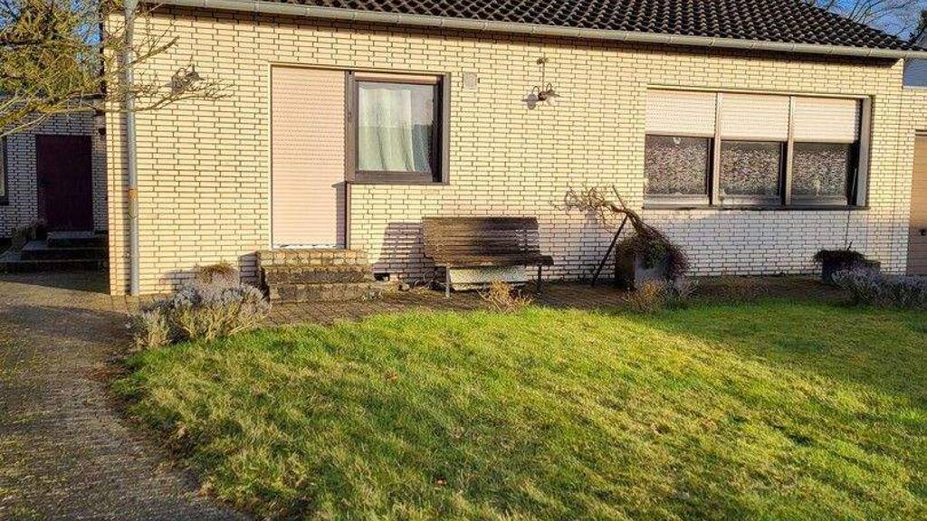 Bungalow zum Kauf provisionsfrei 395.000 € 2 Zimmer 90 m² 900 m² Grundstück Geldern GELDERN 47608