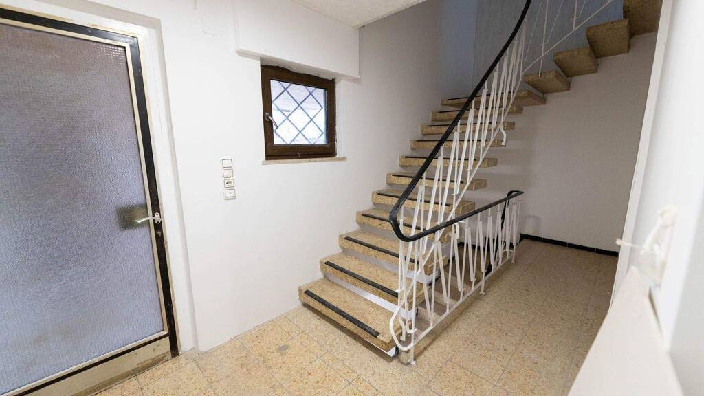 Immobilie in Brühl - Dreifamilienhaus mit sehr guter Verkehrsanbindung  - Bild 3