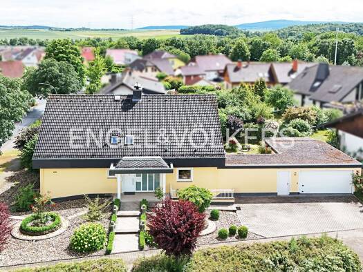 Einfamilienhaus zum Kauf 749.000 € 9 Zimmer 219 m² 849 m² Grundstück Gambach Münzenberg 35516