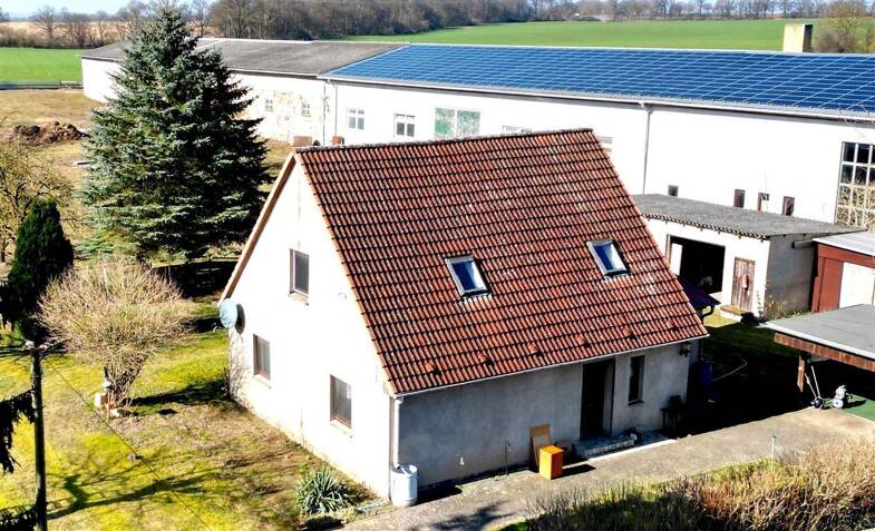Einfamilienhaus zum Kauf 165.000 € 6 Zimmer 100 m² 2.910 m² Grundstück frei ab sofort Darze Altenhof 17209