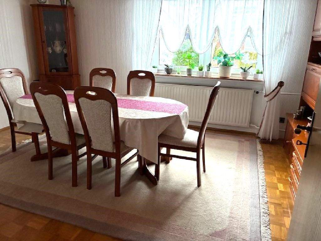 Immobilie in Edermünde - Attraktives, großzügiges Einfamilienhaus mit Garage und gepflegtem Grundstück in guter Lage - Bild 3