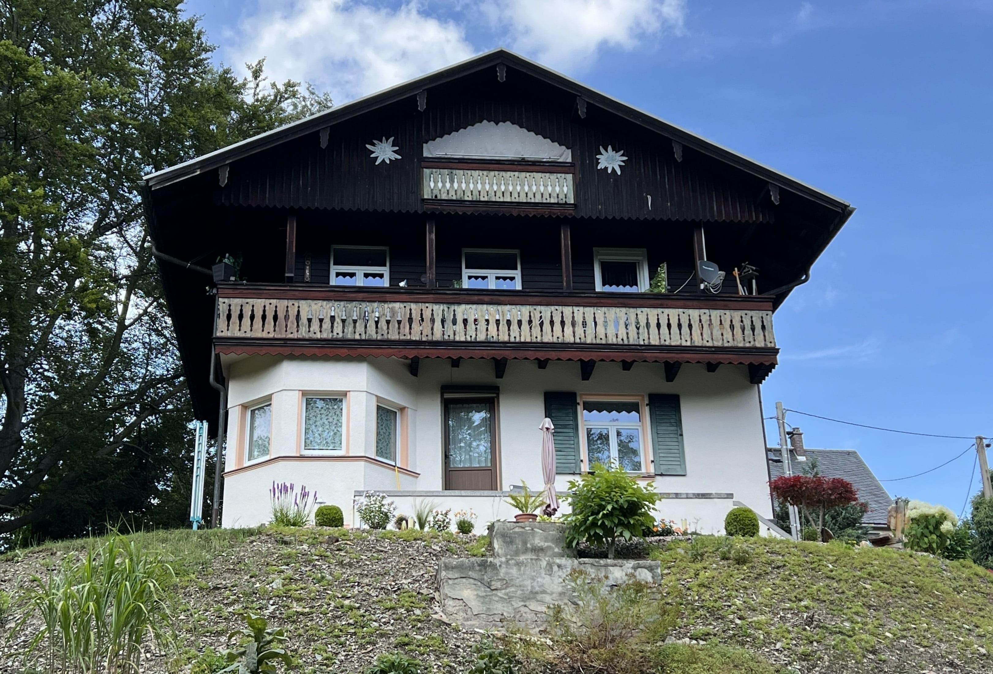 Mehrfamilienhaus zum Kauf 390.000 € 7 Zimmer 167,3 m²<br/>Wohnfläche 1.700 m²<br/>Grundstück Klingenthal Klingenthal 08248