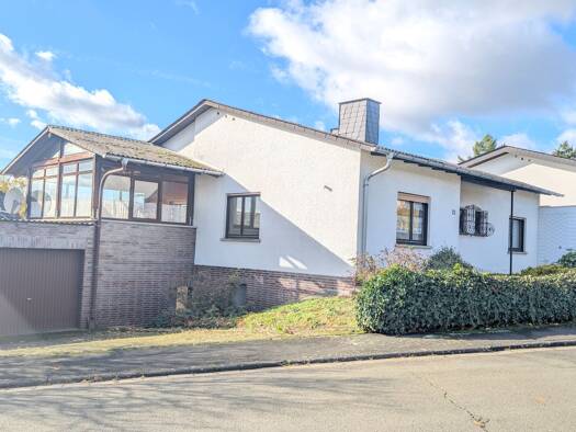 Einfamilienhaus zum Kauf 220.000 € 6 Zimmer 170 m² 784 m² Grundstück Berliner Ring 23 Löhnberg 35792