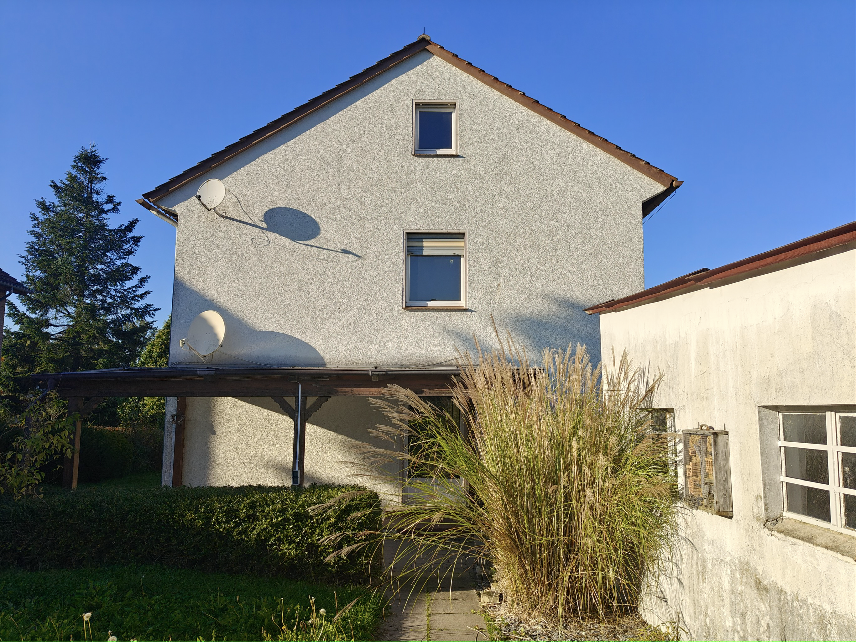 Mehrfamilienhaus zum Kauf 250.000 € 8 Zimmer 130 m²<br/>Wohnfläche 794 m²<br/>Grundstück ab sofort<br/>Verfügbarkeit Diestelbruch Detmold 32760