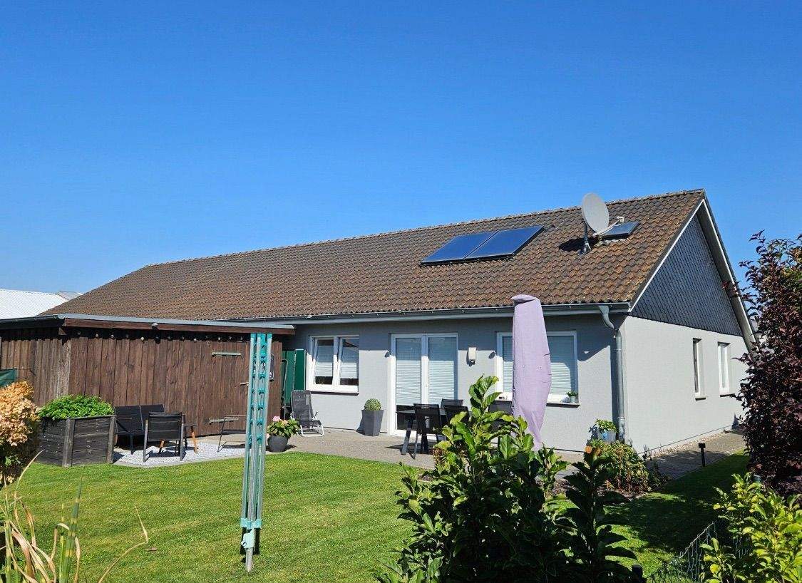 Immobilie in Holthusen - Großer Bungalow mit 2 Wohneinheiten  - Bild 0