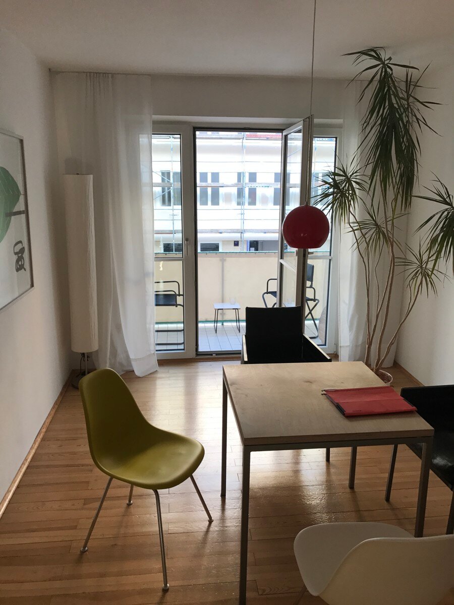 Wohnung zur Miete 1.690 € 2 Zimmer 41,5 m²<br/>Wohnfläche ab sofort<br/>Verfügbarkeit Universität München 80799