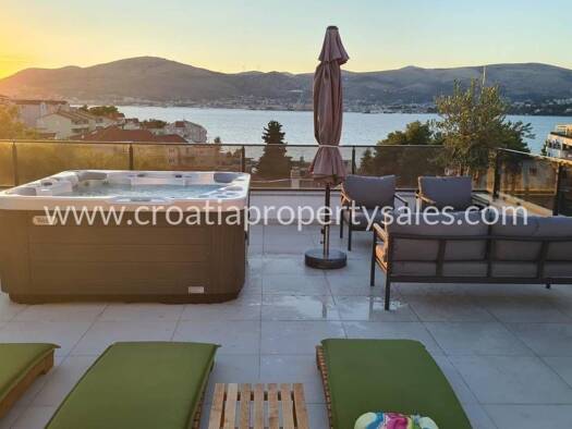 Wohnung zum Kauf 450.000 € 2 Zimmer 56 m² Trogir