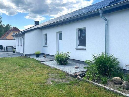Haus zum Kauf 260.000 € 8 Zimmer 264 m² 2.200 m² Grundstück Lauchhammer 01979