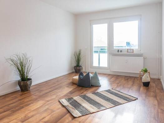 Wohnung zur Miete 545 € 4 Zimmer 89,3 m² 11. Geschoss frei ab 22.06.2026 Alb.-Schweitzer-Str. 56 Altendorf Chemnitz 09116