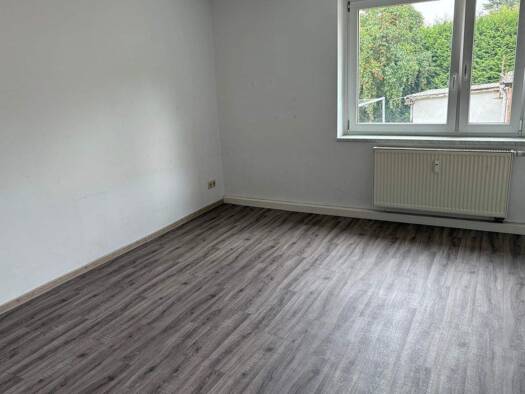 Wohnung zur Miete 360 € 3 Zimmer 59 m² 1. Geschoss frei ab sofort Mühlhäuser Straße 183 Kutzleben 99955