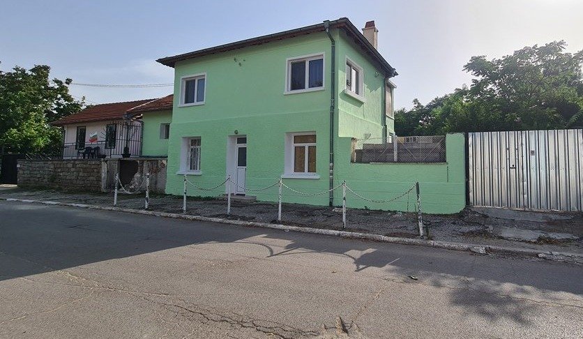 Einfamilienhaus zum Kauf provisionsfrei 53.700 € 5 Zimmer 200 m²<br/>Wohnfläche 8.500 m²<br/>Grundstück Elhovo Elhovo 8700