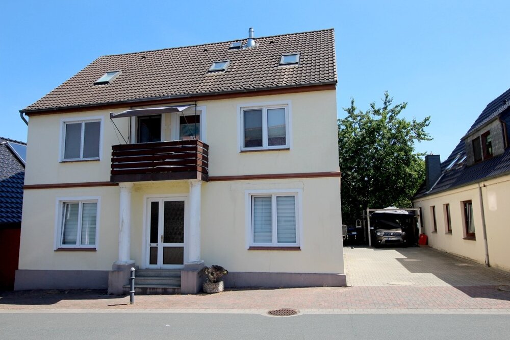 Mehrfamilienhaus zum Kauf 209.000 € 7 Zimmer 210 m²<br/>Wohnfläche 500 m²<br/>Grundstück Dorum Wurster Nordseeküste - Dorum 27639