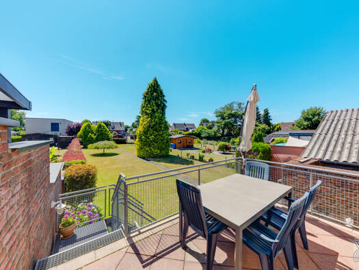 Mehrfamilienhaus zum Kauf 399.000 € 8 Zimmer 171,8 m² 723 m² Grundstück Arnoldsweiler Düren / Arnoldsweiler 52353