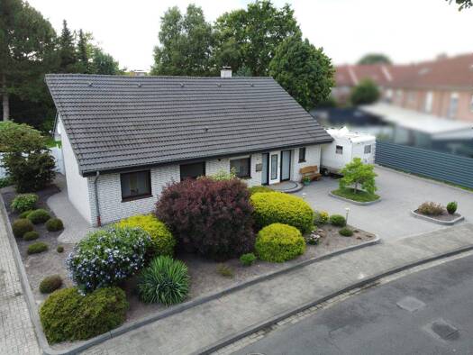 Bungalow zum Kauf 369.000 € 4 Zimmer 132 m² 1.150 m² Grundstück Papenburg 26871