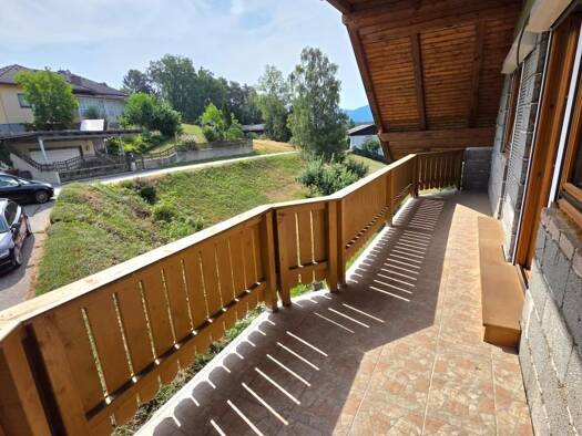 Immobilie in Achalm - Einfamilienhaus zum Kauf - Achalm - 300.000 € - 8 Zimmer, 300 m², 933 m² Grundstück - Bild 1