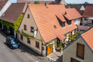 Einfamilienhaus zum Kauf 315.000 € 7 Zimmer 182 m² 207 m² Grundstück Sommerach 97334