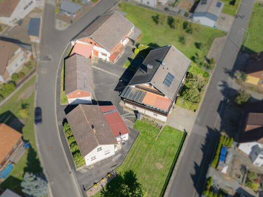 Einfamilienhaus zum Kauf 649.000 € 13 Zimmer 300 m² 2.134 m² Grundstück Karbach 97842