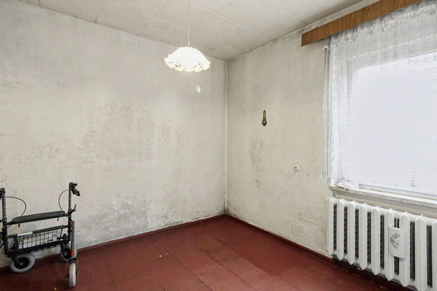 Immobilie in Müncheberg - Bezugsfrei: Sanierungsbedürftiges Einfamilienhaus mit 4,5 Zimmer und großem Garten - Bild 4