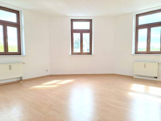 Wohnung zur Miete 350 € 2 Zimmer 63,2 m² 4. Geschoss Bernsdorf Bernsdorf 09126
