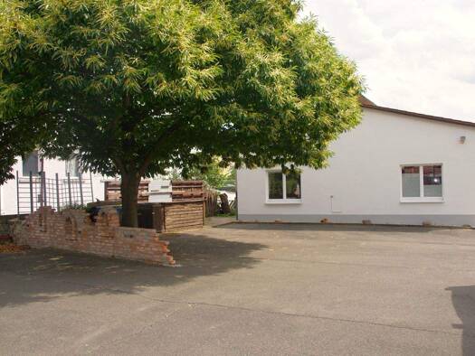 Bungalow zum Kauf 218.000 € 3 Zimmer 100 m² 616 m² Grundstück frei ab sofort Naumburg 06618