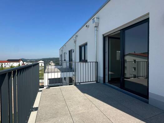 Wohnung zur Miete - Erstbezug 1.255 € 3 Zimmer 80,3 m² Geschoss 2/2 frei ab sofort Wörth Wörth an der Donau 93086