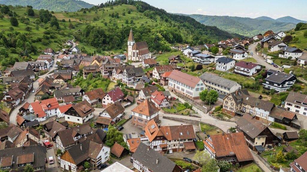 Einfamilienhaus zum Kauf 184.000 € 7 Zimmer 177 m² 395 m² Grundstück Reichental Gernsbach / Reichental 76593