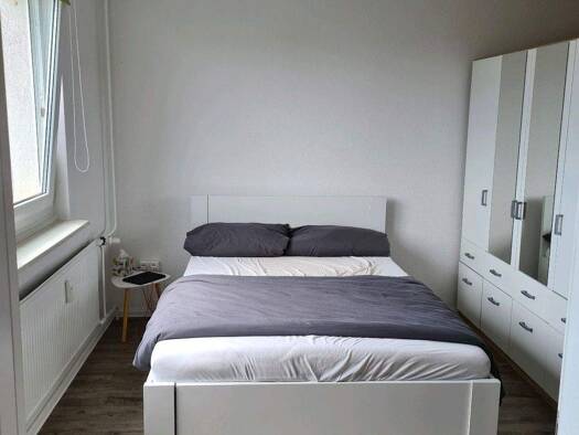 Wohnung zur Miete 360 € 32 m² frei ab sofort Hochfeld Augsburg 86159