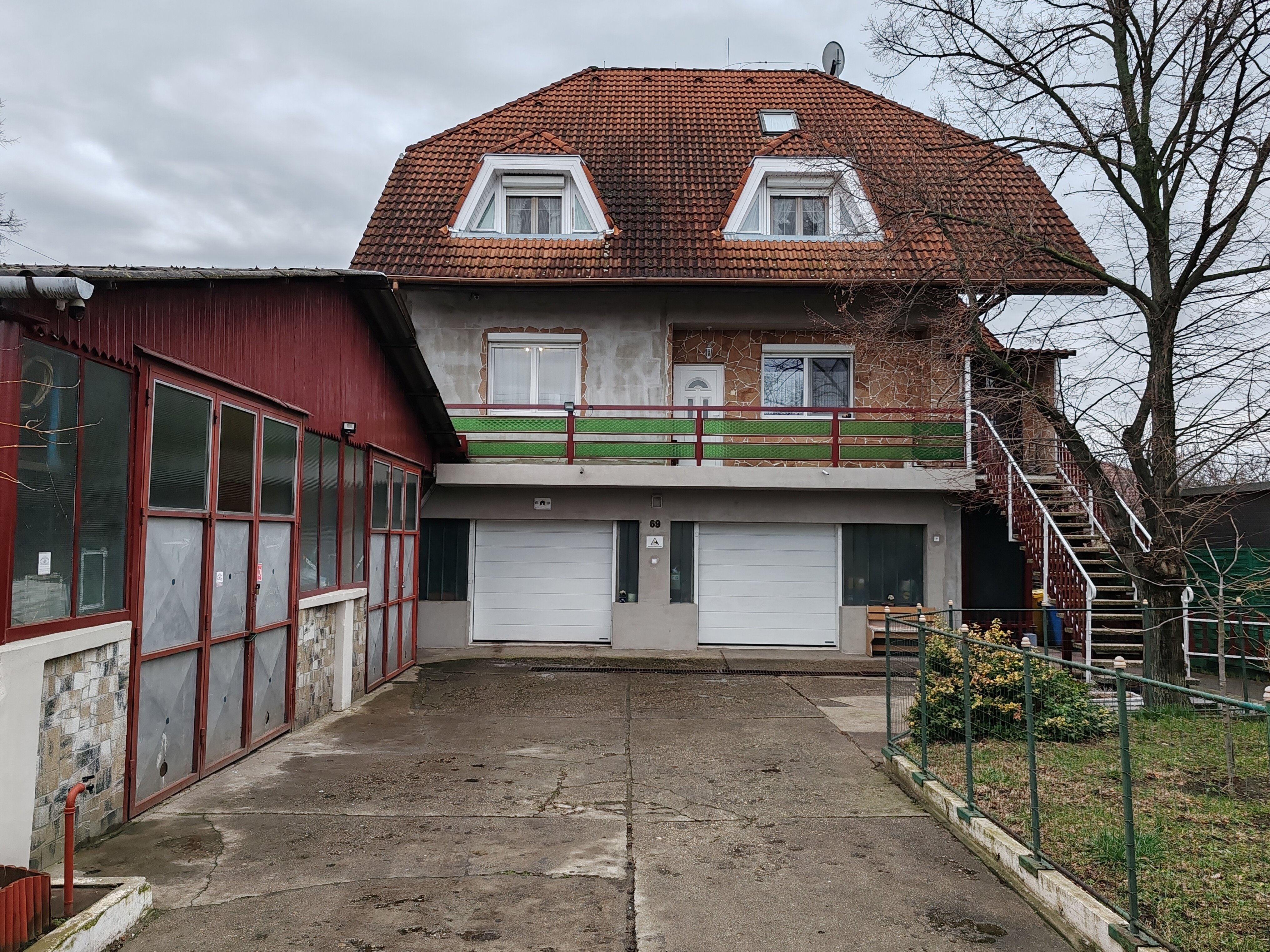 Einfamilienhaus zum Kauf provisionsfrei 327.000 € 8 Zimmer 310 m²<br/>Wohnfläche 920 m²<br/>Grundstück Gyál 2360