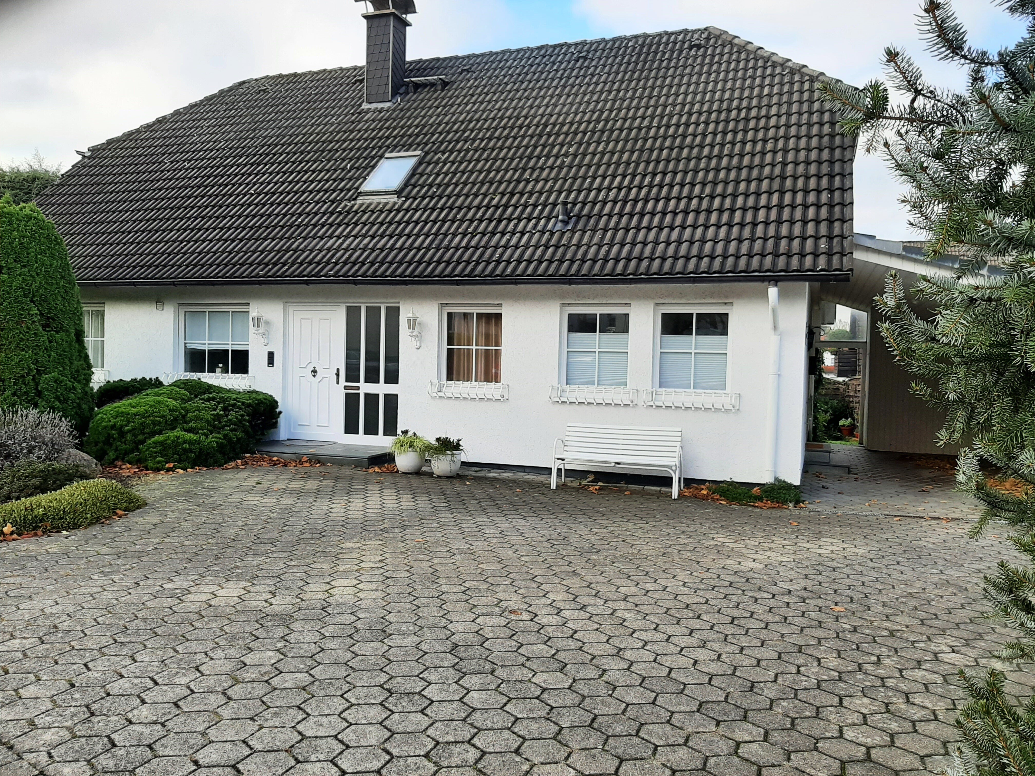 Einfamilienhaus zum Kauf 330.000 € 7 Zimmer 233 m²<br/>Wohnfläche 613 m²<br/>Grundstück ab sofort<br/>Verfügbarkeit Sümmern - Nord Iserlohn 58640