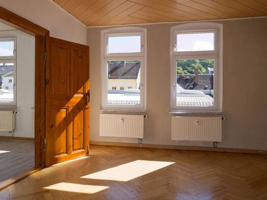 Wohnung zur Miete 360 € 3 Zimmer 75 m² 2. Geschoss Carolinenstraße 42 Greiz 07973