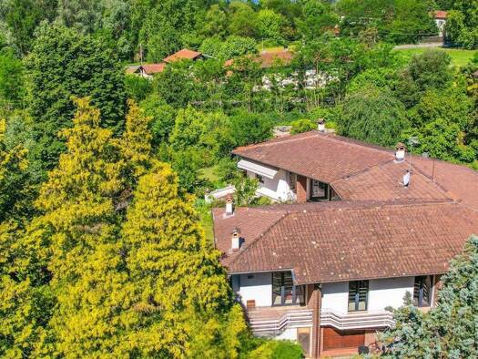 Haus zum Kauf 1.400.000 € 400 m² 8.000 m² Grundstück Brebbia 21020