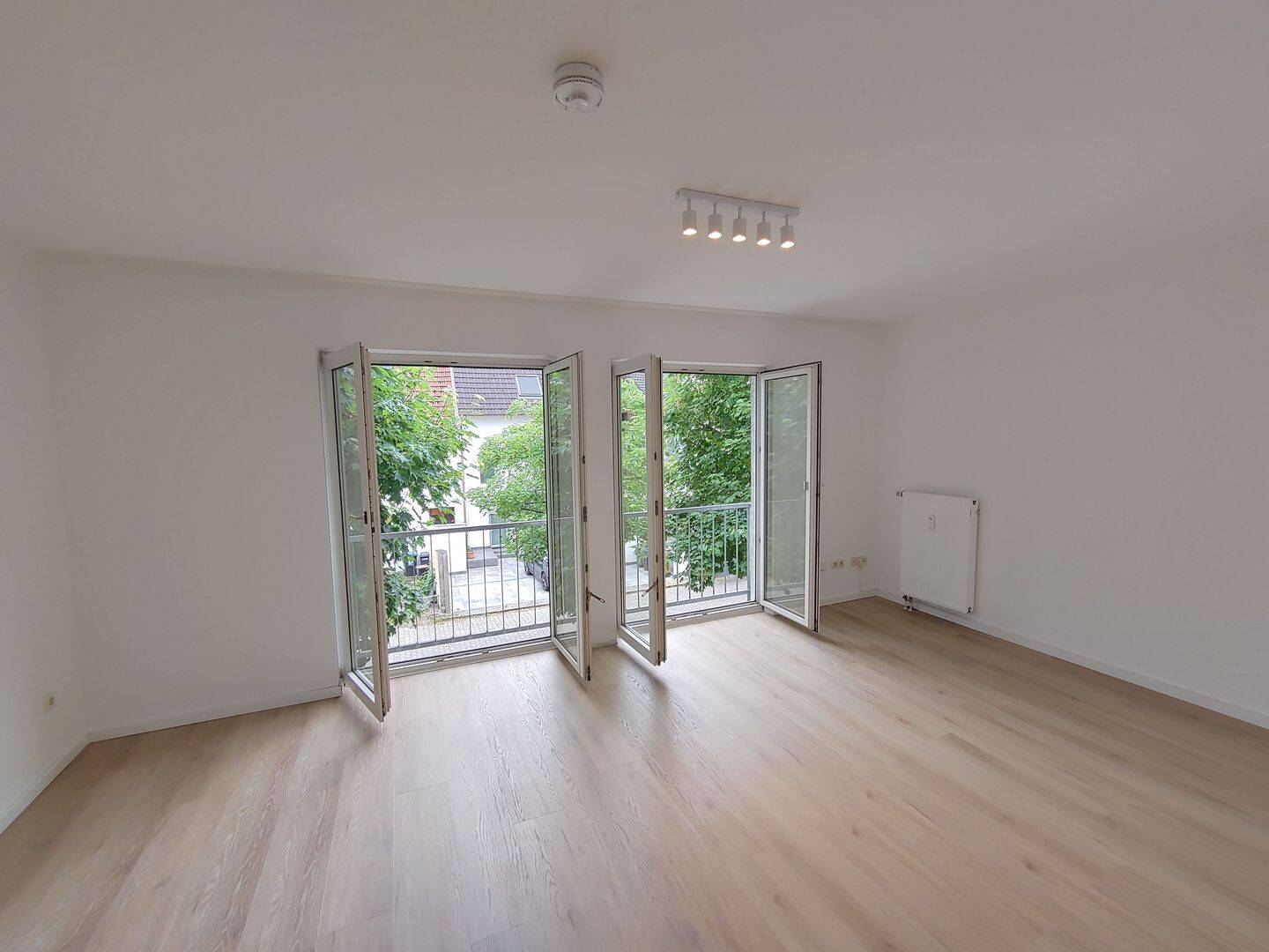 Property thumbnail 2