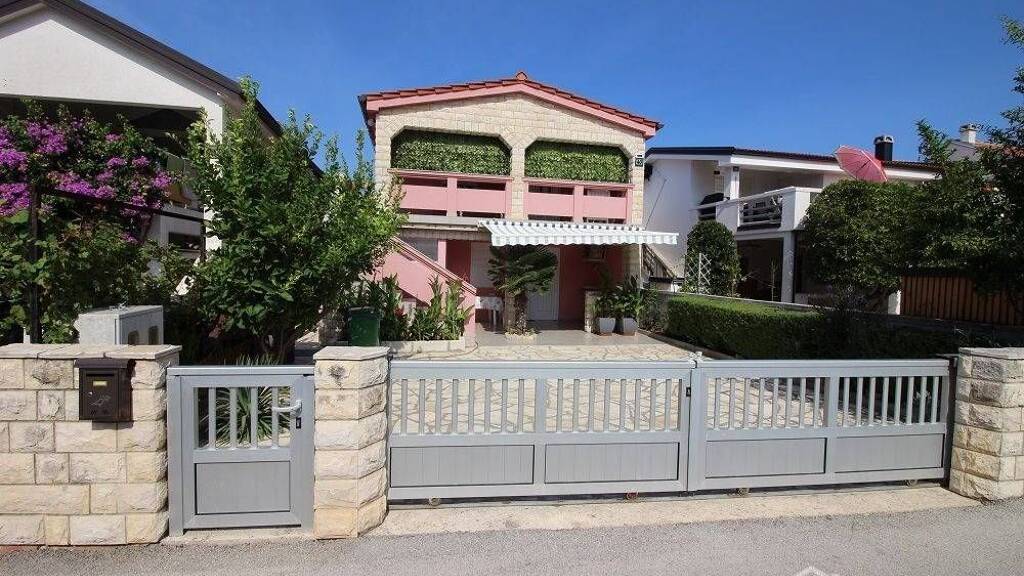 Haus zum Kauf 395.000 € 10 Zimmer 122 m² Vir