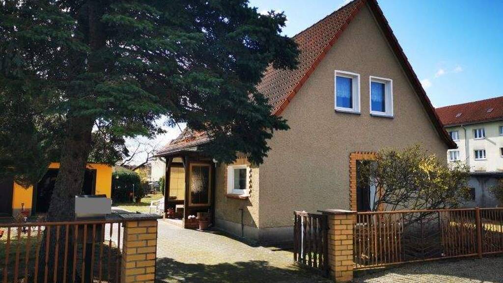 Einfamilienhaus zum Kauf 155.000 € 4 Zimmer 90,5 m² 1.006 m² Grundstück frei ab 01.07.2026 Lauta 02991