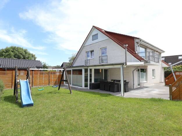Mehrfamilienhaus zum Kauf als Kapitalanlage geeignet 930.000 € 8 Zimmer 254 m² 1.192 m² Grundstück Ostseering 15 a Ostseebad Boltenhagen Boltenhagen 23946