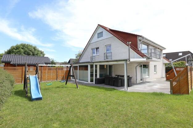 Mehrfamilienhaus zum Kauf als Kapitalanlage geeignet 8 Zimmer 254 m² 1.192 m² Grundstück Ostseering 15 a Ostseebad Boltenhagen Boltenhagen 23946