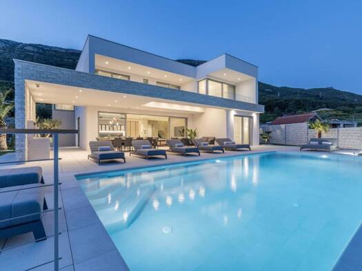 Villa zum Kauf - Erstbezug 2.600.000 € 5 Zimmer 330 m² Split 21000