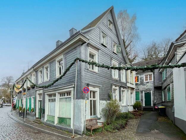 Einfamilienhaus zum Kauf 130.000 € 6 Zimmer 108,2 m² 137,2 m² Grundstück Gräfrath Solingen 42653